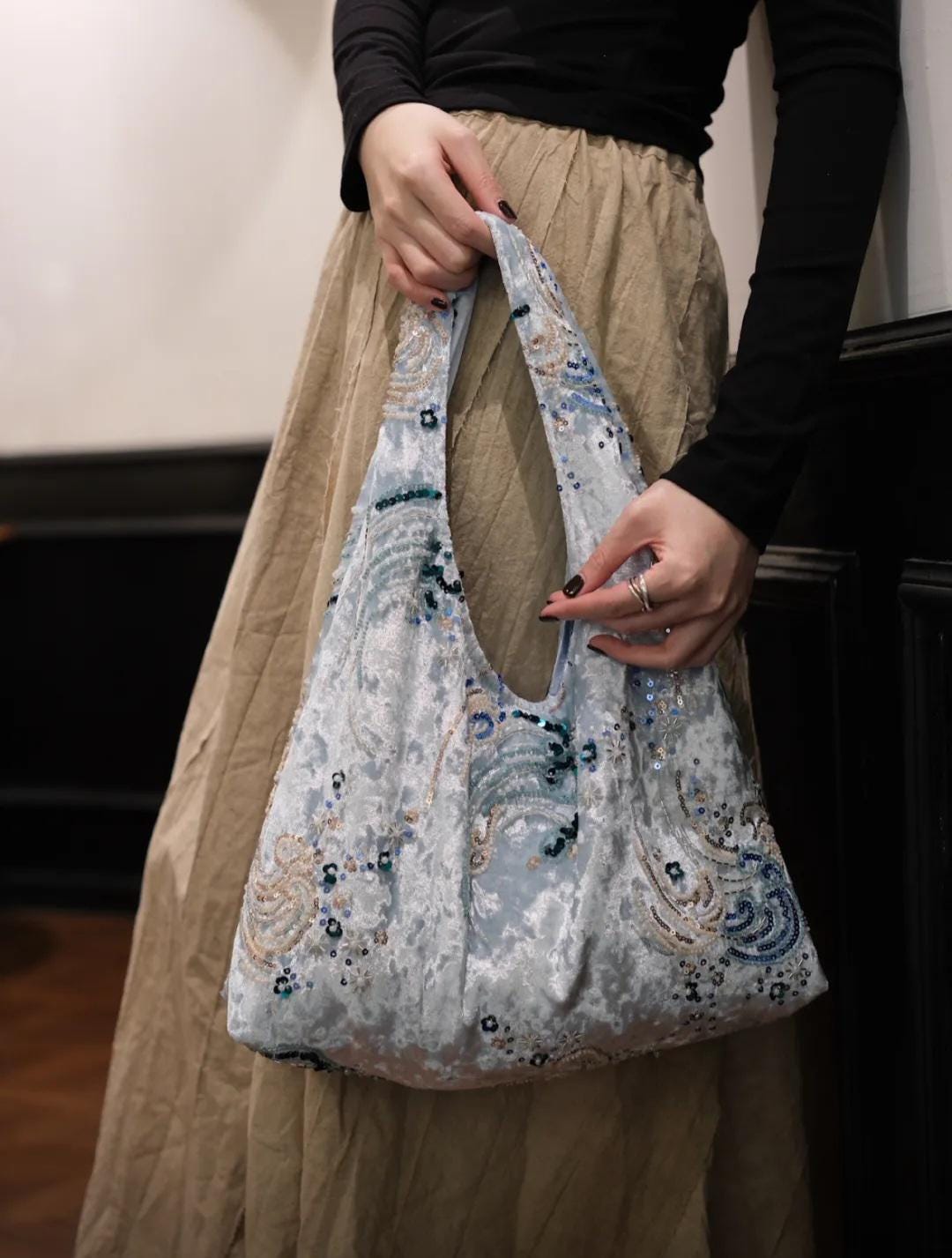 【042】Velvet Embroidered Hobo Bag 「Sea Weave」