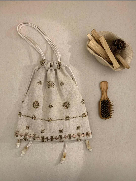 【032】Beige Linen Geometric Beaded Drawstring Bag – Handcrafted Linen Purse with Embroidery