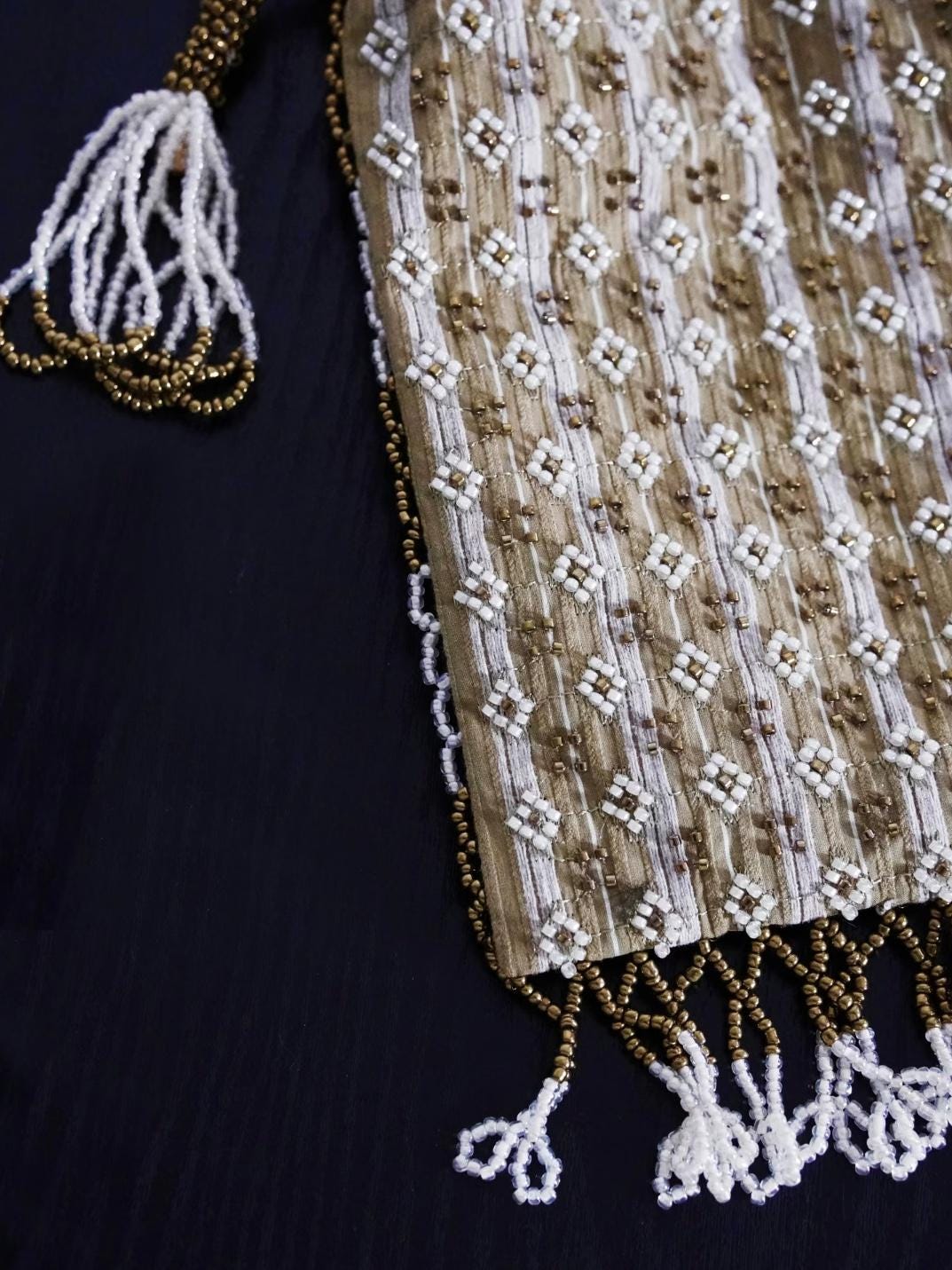 【027】Vintage-Inspired Hand-Beaded Crossbody & Handbag