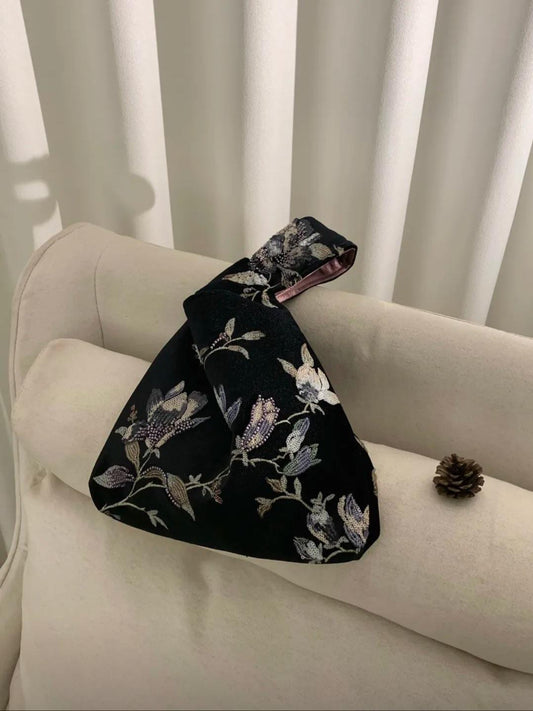 【006】Iris Floral Embroidery Beaded Velvet Wrist Bag