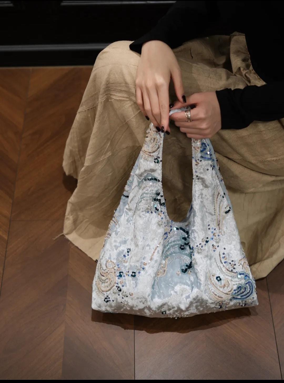 【042】Velvet Embroidered Hobo Bag 「Sea Weave」