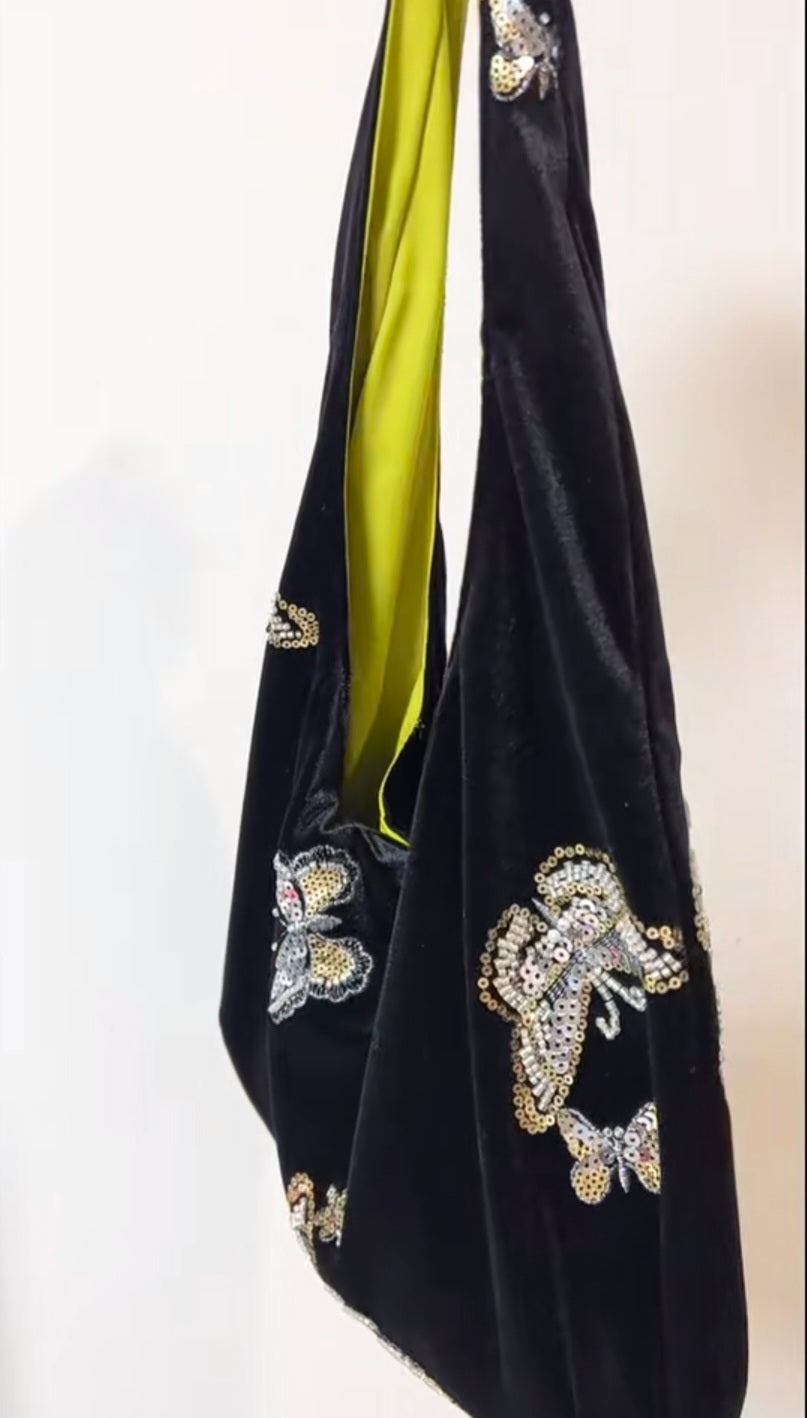 【018】Black Velvet Embroidered Bag - Oriental Butterfly Beaded Shoulder Bag