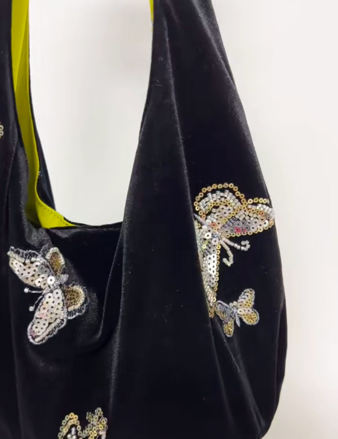 【018】Black Velvet Embroidered Bag - Oriental Butterfly Beaded Shoulder Bag