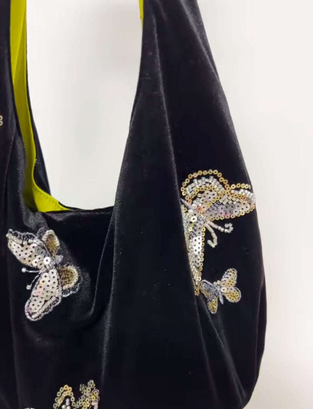 【018】Black Velvet Embroidered Bag - Oriental Butterfly Beaded Shoulder Bag